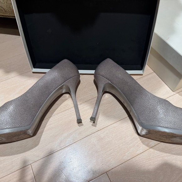 Saint Laurent Platform Pump - Picture 3 of 4